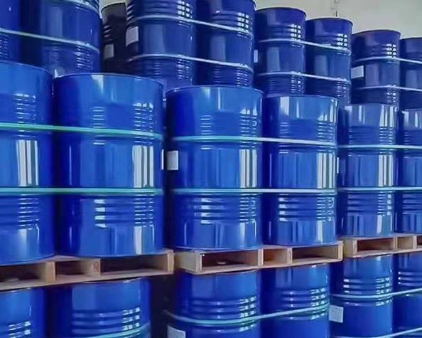 厂家-提供轻质白油,工业酒精产品定制与批发-沧州众泽化工产品有限